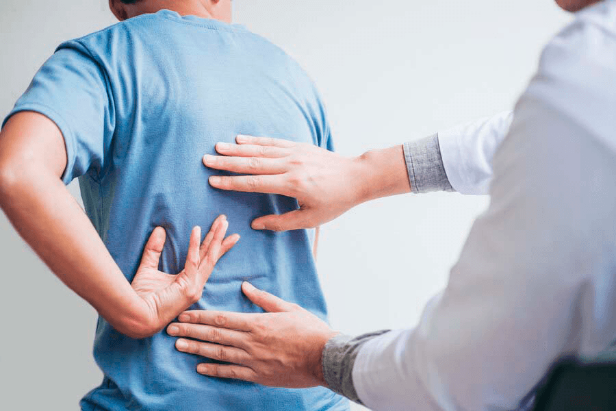 Возможные причины болей грудного отдела позвоночника